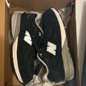 New Balance Kids Sneakers in Black and Gray